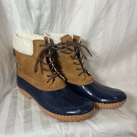 Women's Two-Tone Lace-Up Boots - Picture 2 of 14